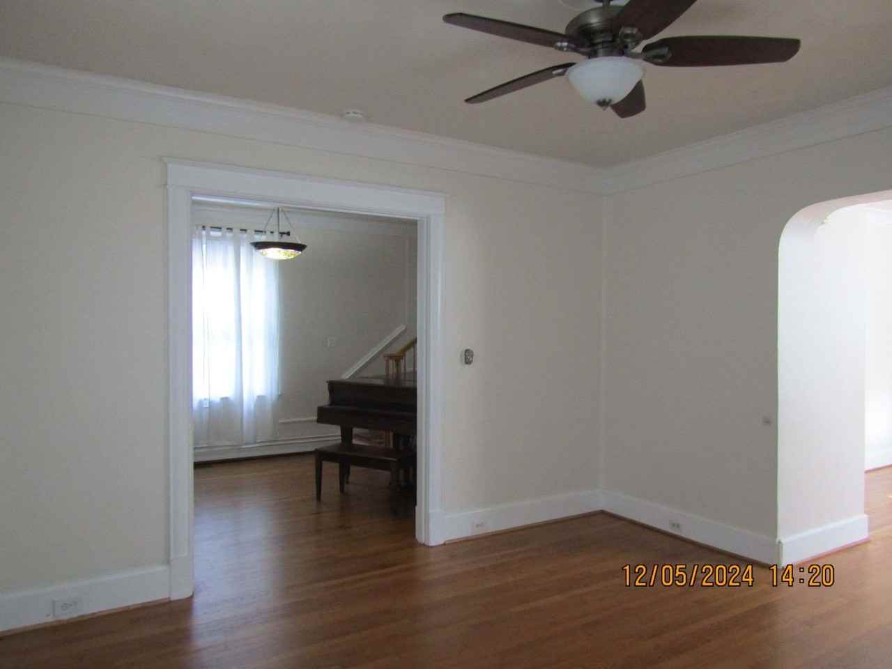 4410 Newport Ave - Photo 6 of 27