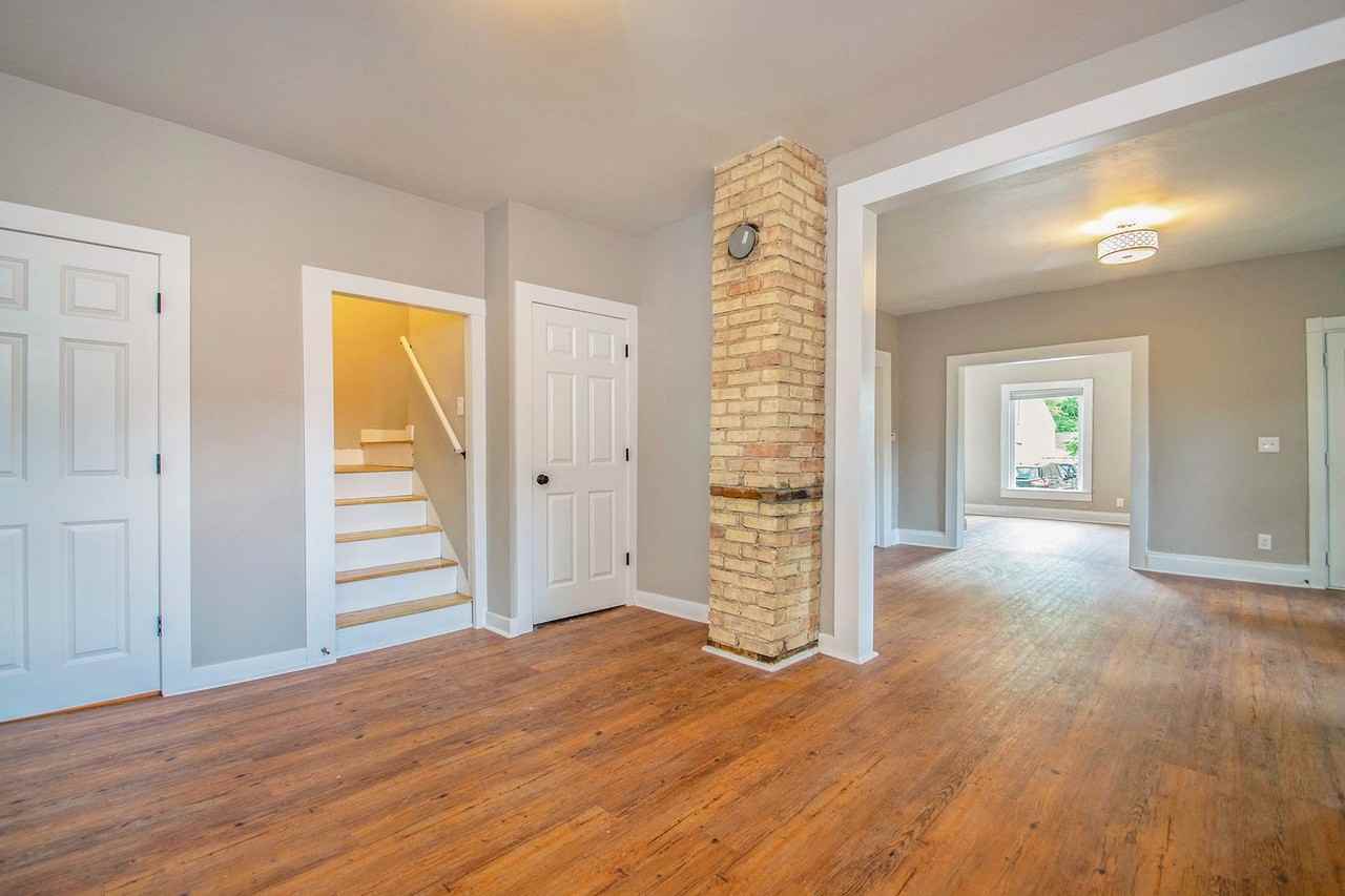 62 Caroline Pl Ne - Photo 3 of 26