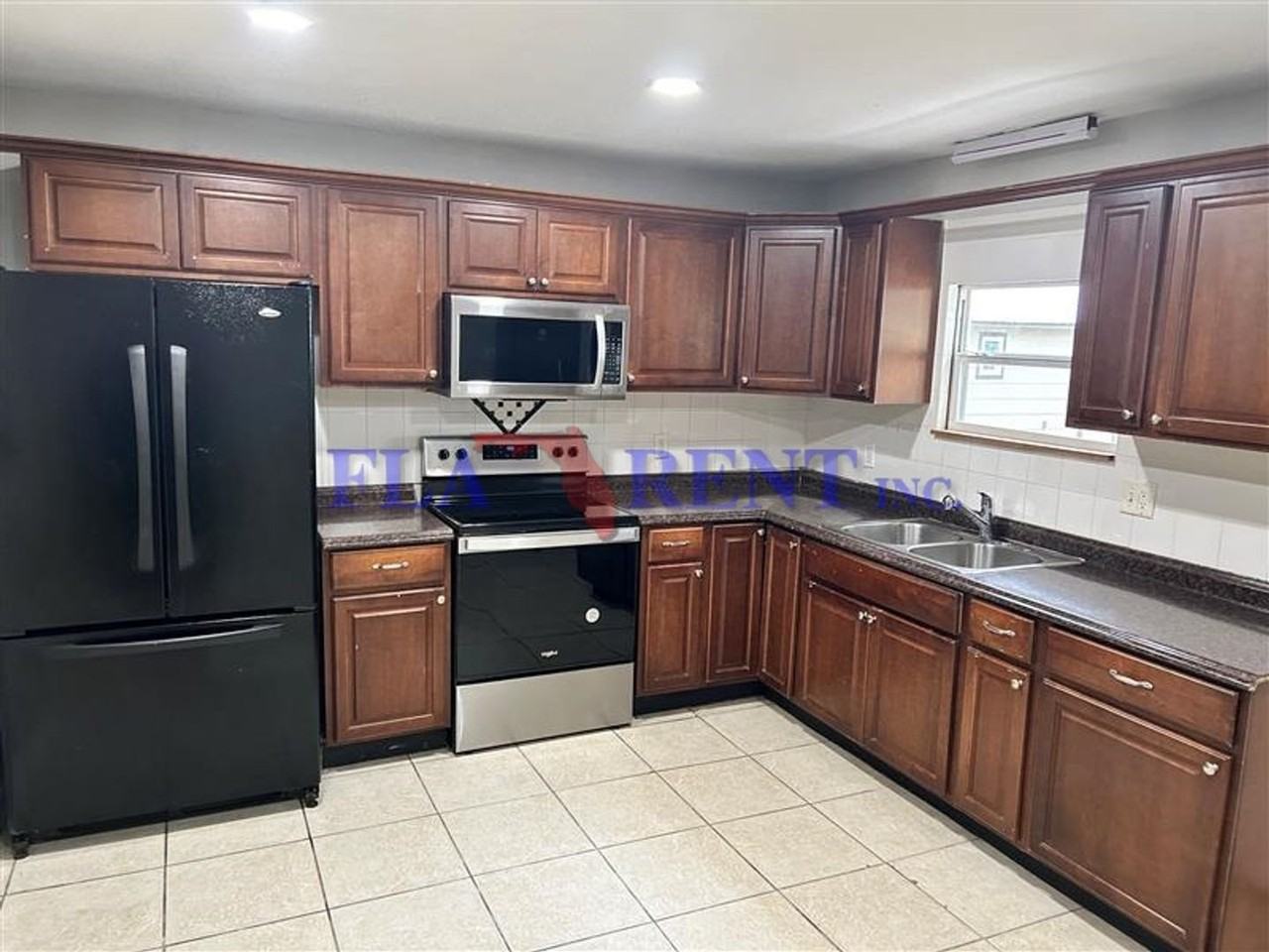 14642 Liberty St - Photo 3 of 20