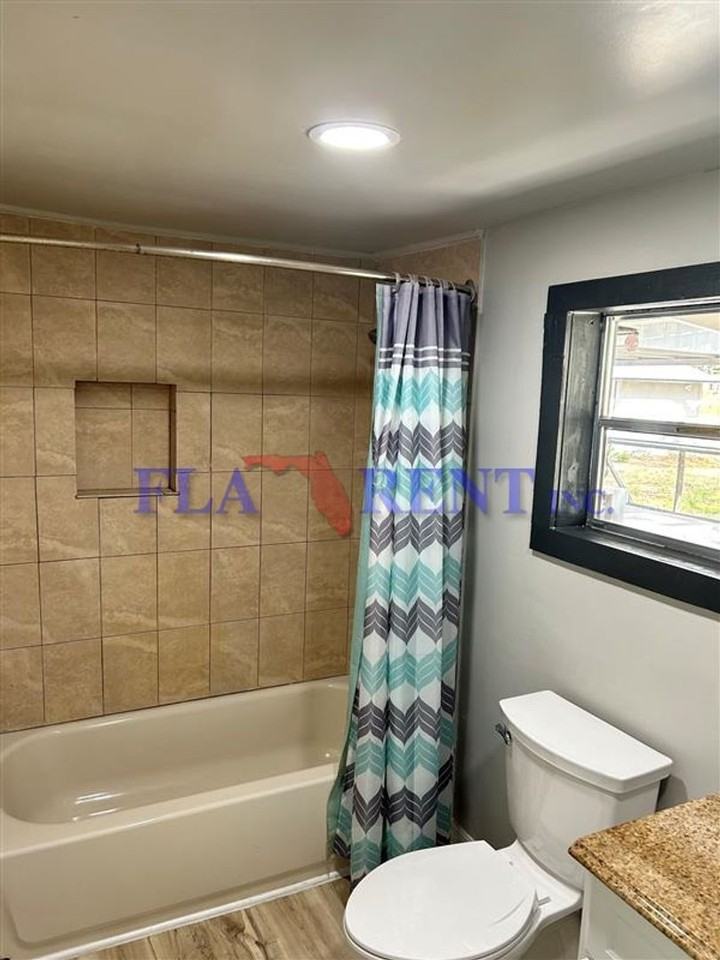 14642 Liberty St - Photo 4 of 20