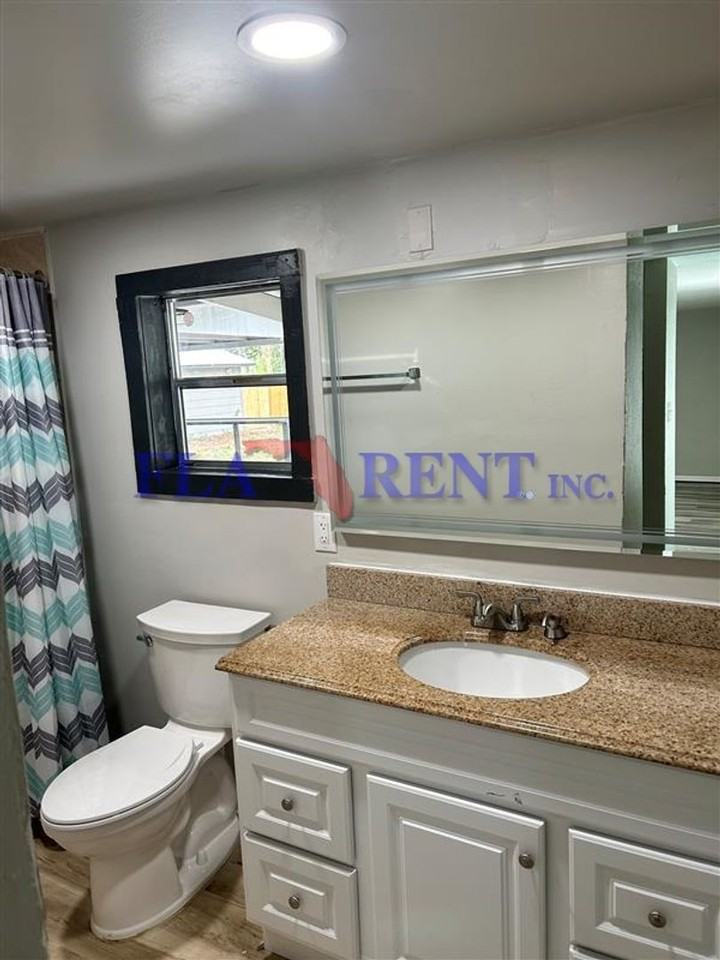 14642 Liberty St - Photo 5 of 20