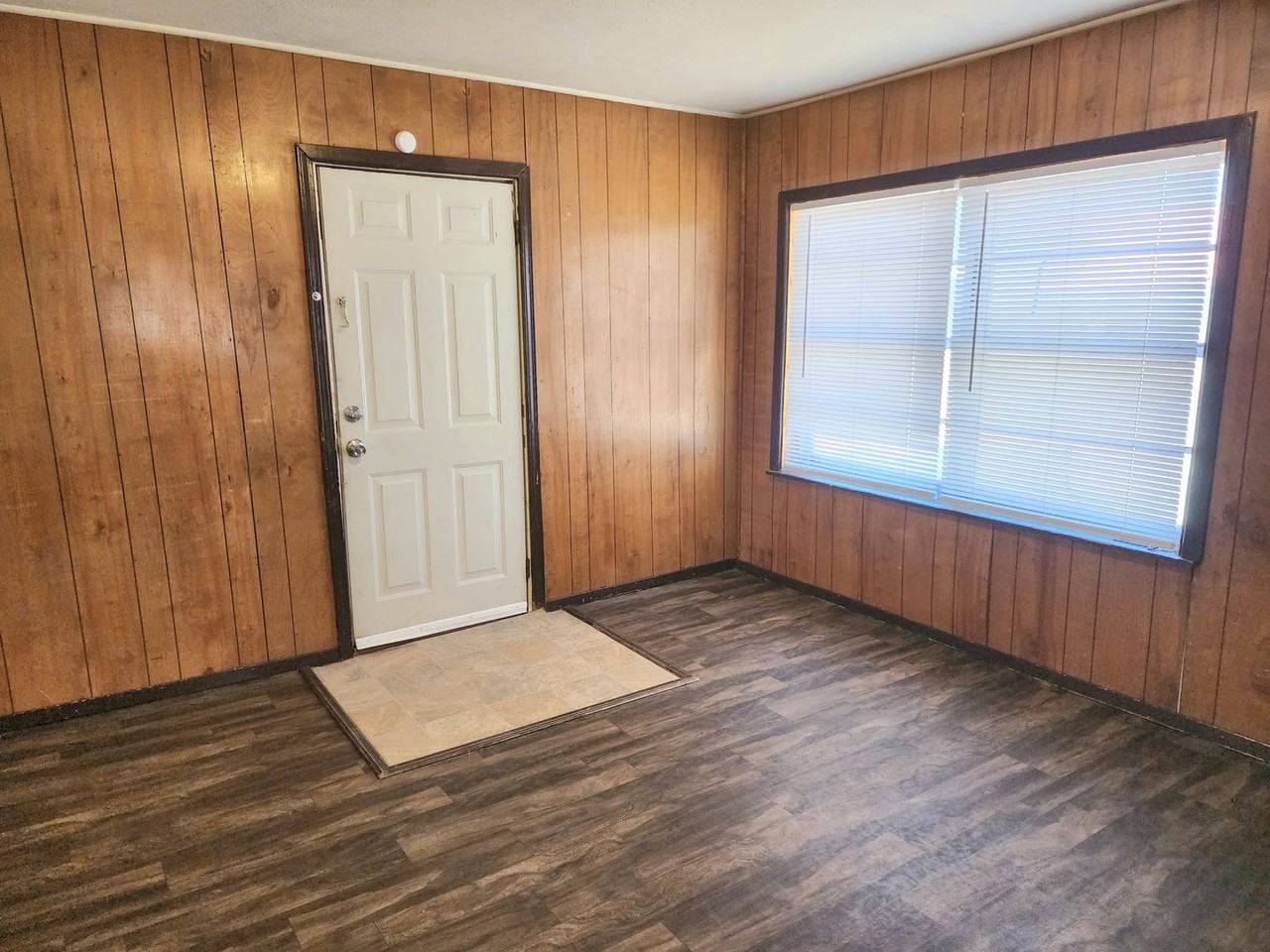 1234 N Abilene Ave - Photo 7 of 23