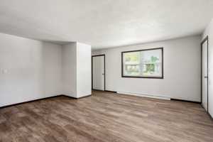 featured image of 1352 W Hiawatha Dr
