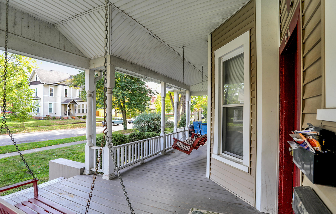 298 N Water St - Photo 5 of 6
