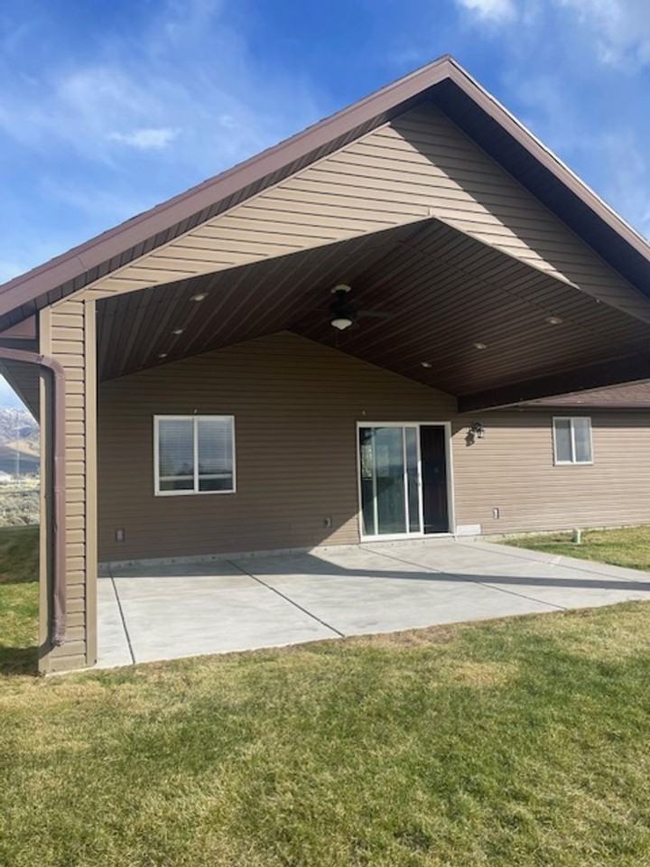 735 Thistle Dr - Photo 3 of 17