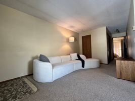 featured image of 3210 Oak Knoll Dr