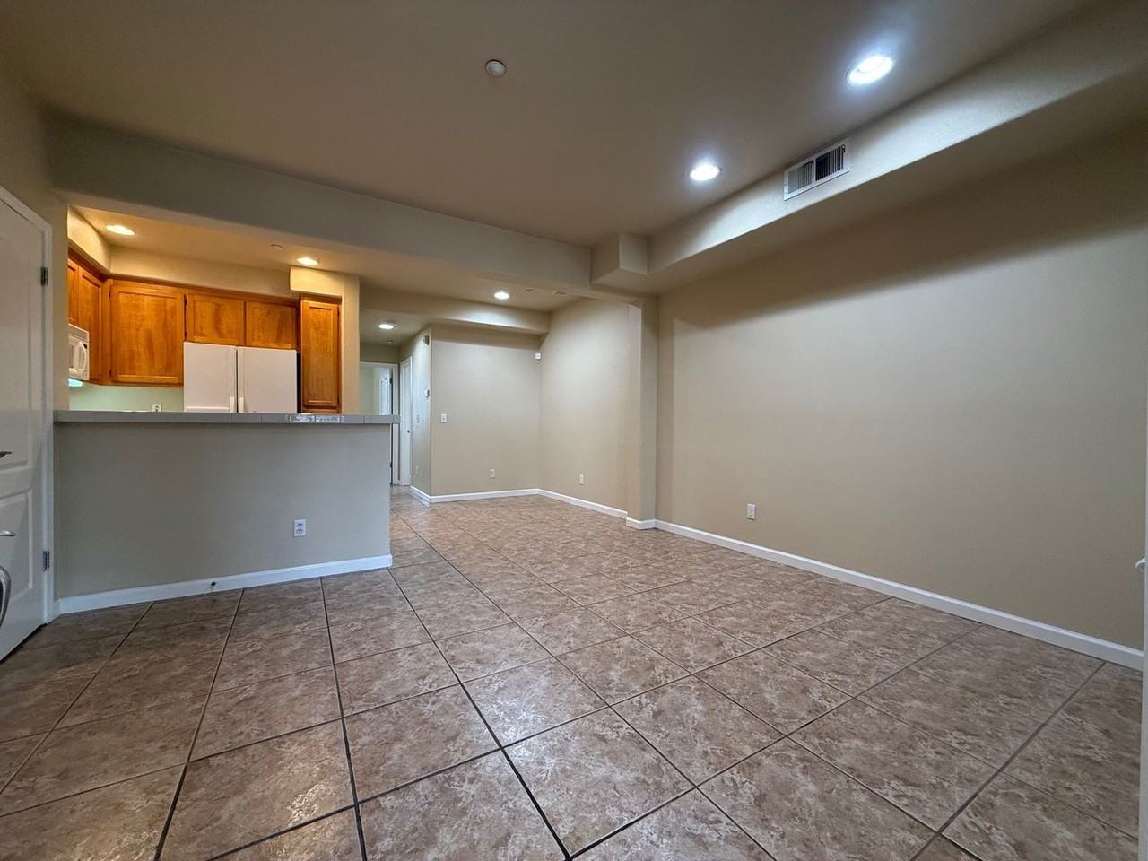 1463 Tucker St - Photo 5 of 14