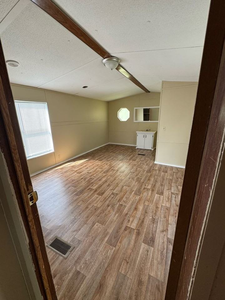 40 Manchester Rd - Photo 4 of 7
