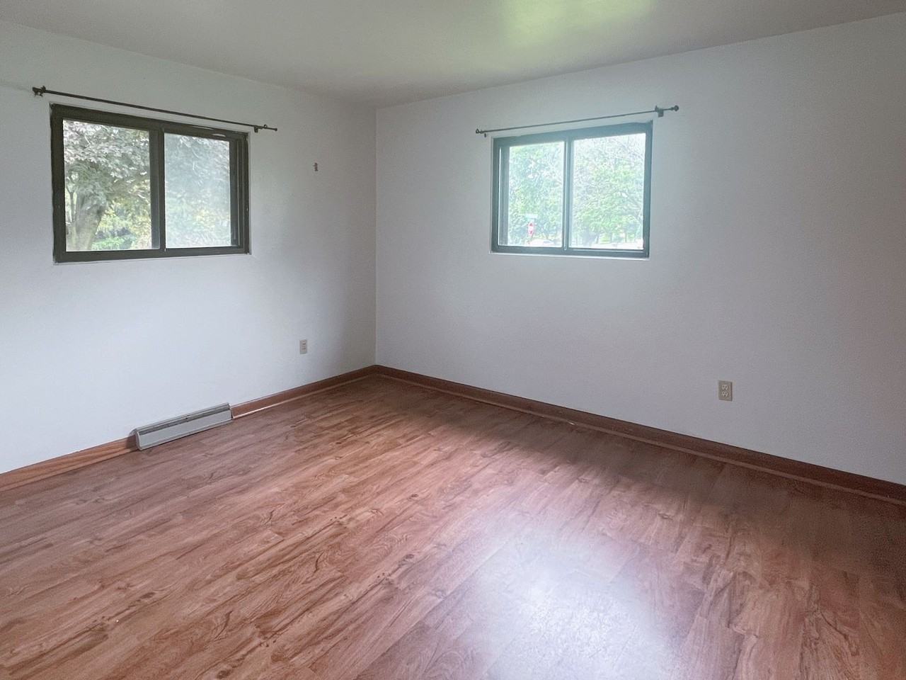 2634 N Salisbury St - Photo 7 of 12