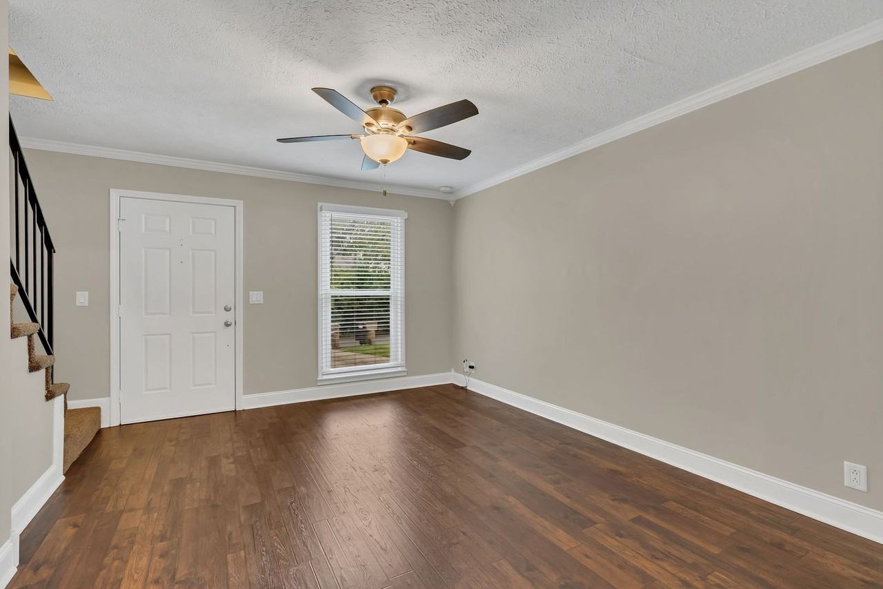 511 Nall Ave - Photo 7 of 32
