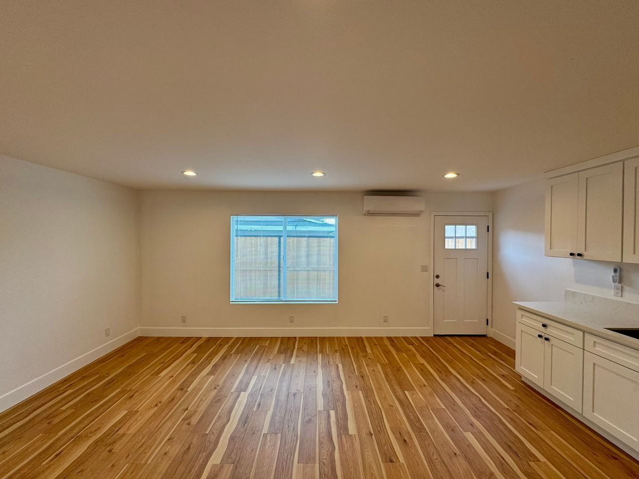 3957 Howard Ave - Photo 2 of 16