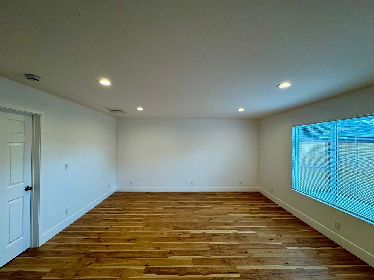 3957 Howard Ave - Photo 3 of 16