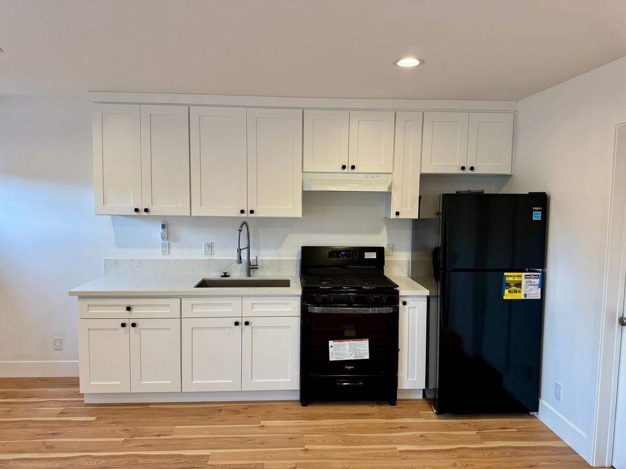 3957 Howard Ave - Photo 4 of 16