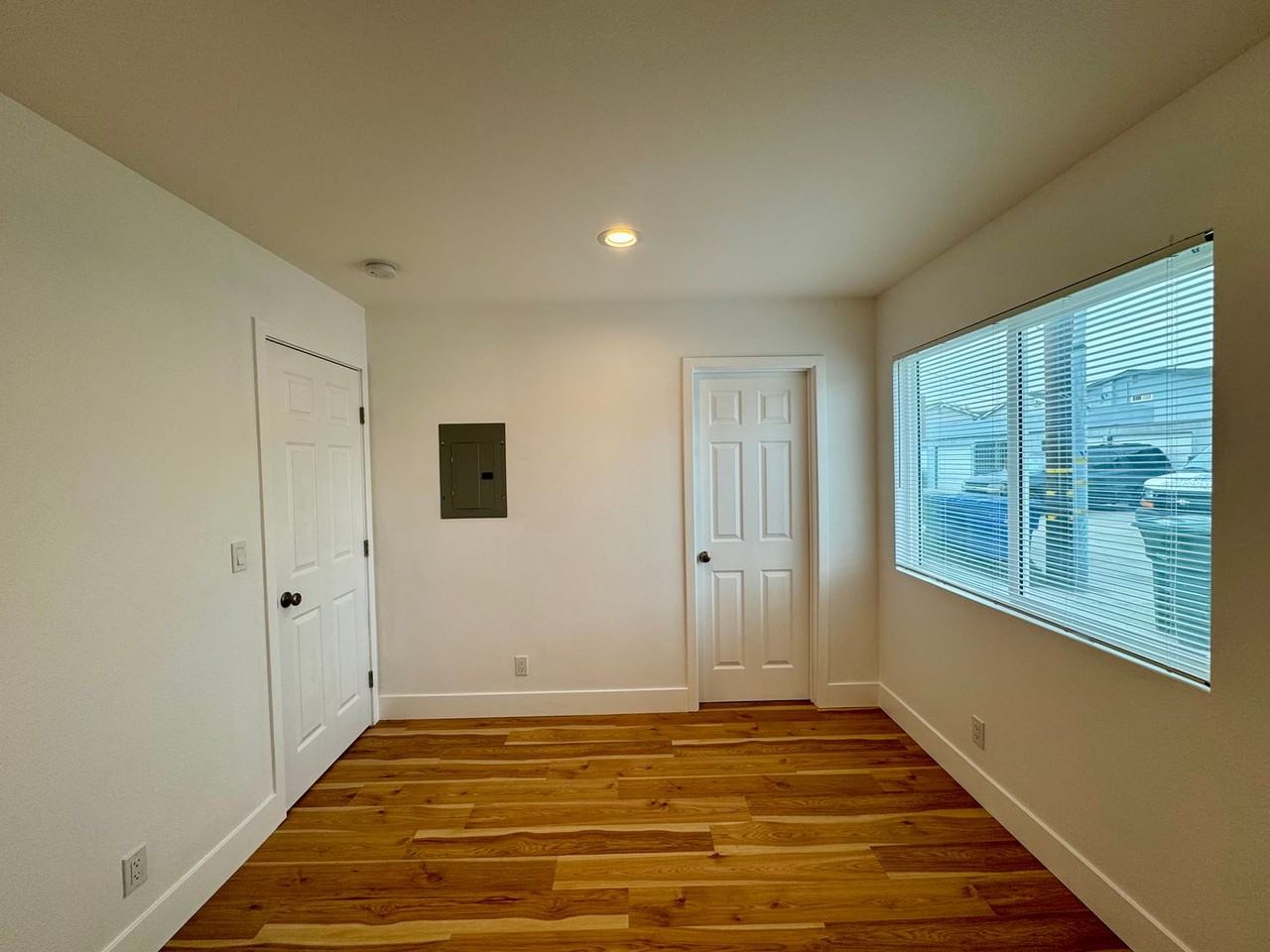 3957 Howard Ave - Photo 6 of 16