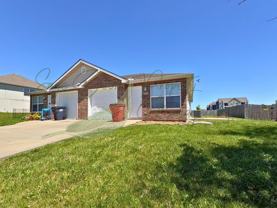 207 Nw Sni-A-Bar Pkwy - Photo 1 of 1