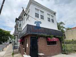 featured image of 3400 N 17th St