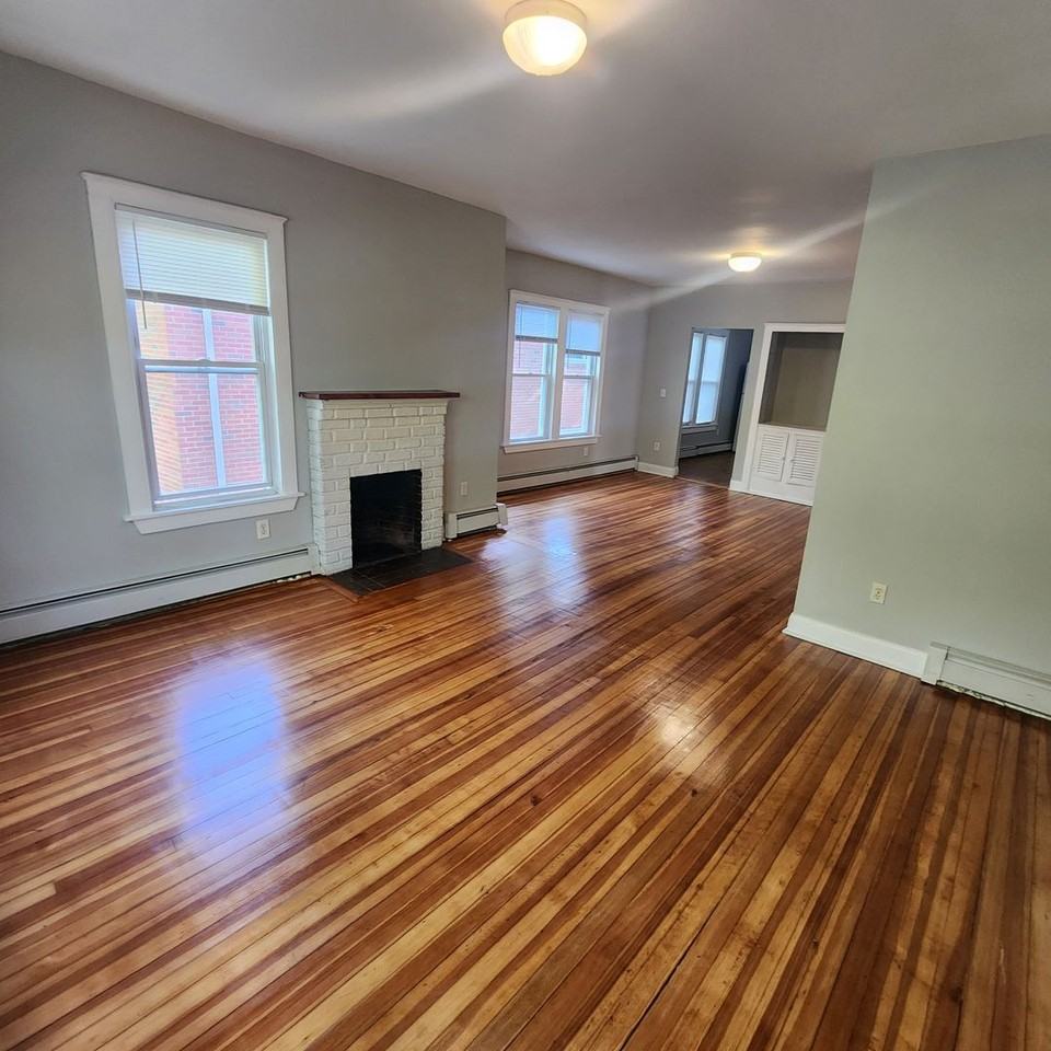 33 Zion St - Photo 2 of 12