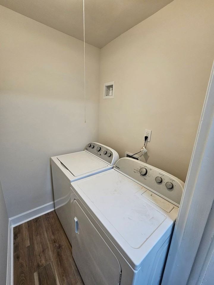 1310 Grove St N - Photo 2 of 10