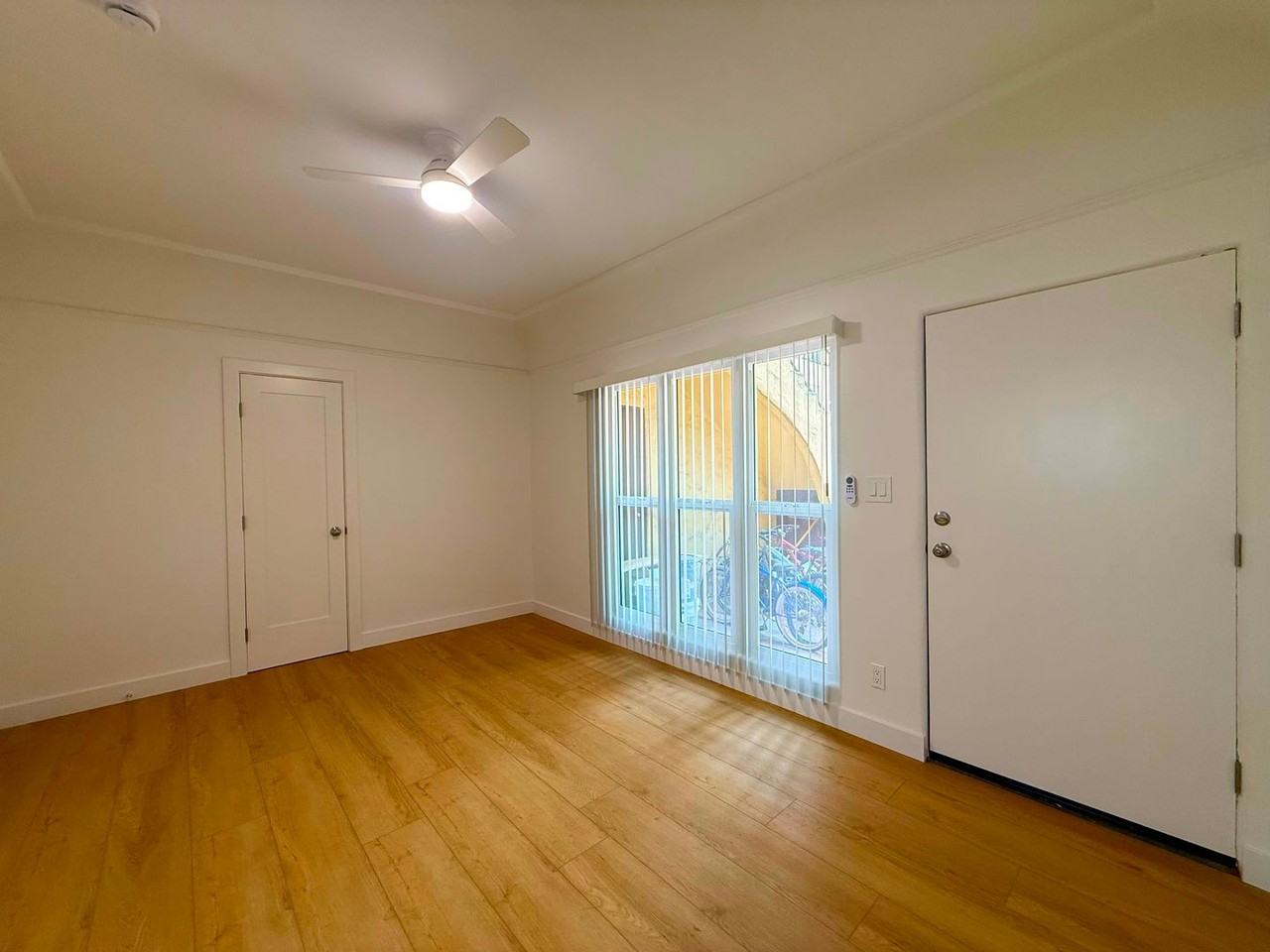 1725 Sunset Cliffs Blvd - Photo 3 of 10