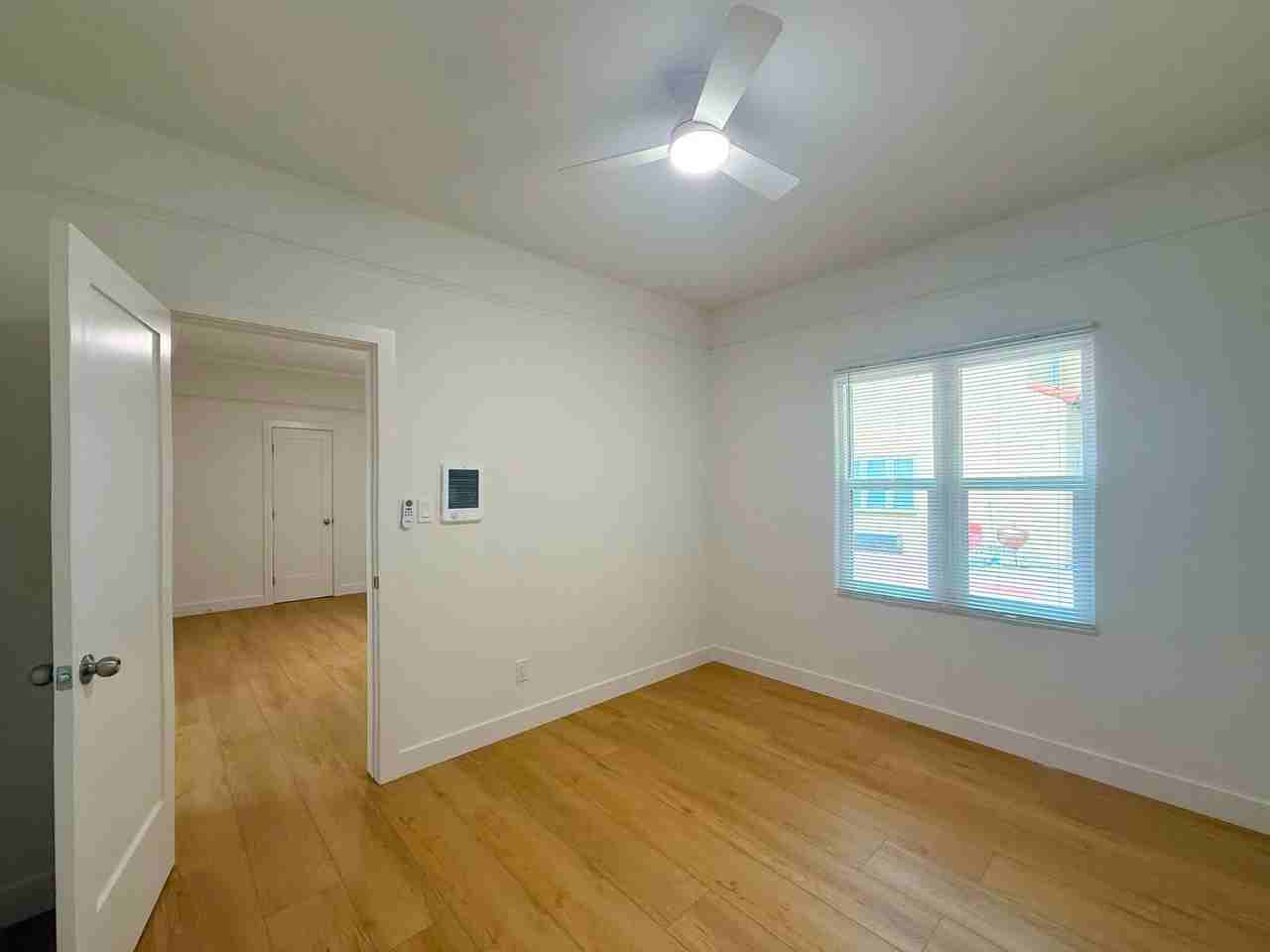 1725 Sunset Cliffs Blvd - Photo 5 of 10