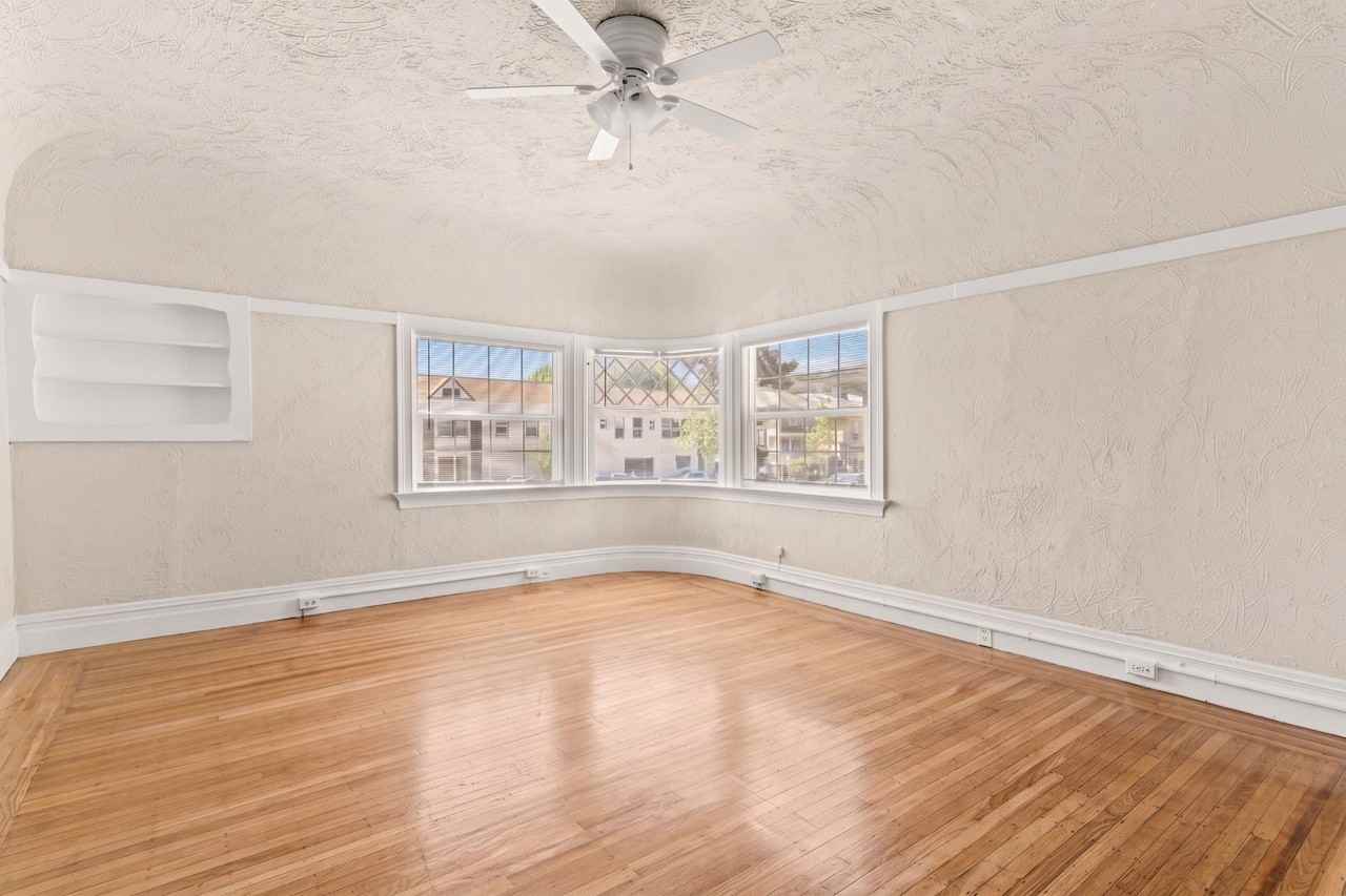 514 W Macarthur Blvd - Photo 2 of 17