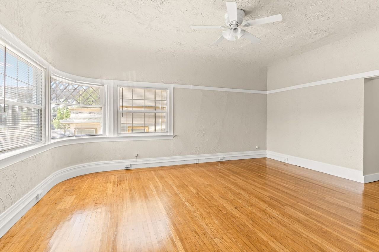 514 W Macarthur Blvd - Photo 4 of 17