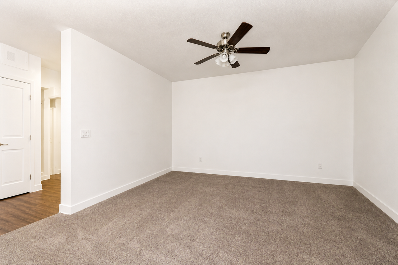 221 W Whitewater Dr - Photo 4 of 13