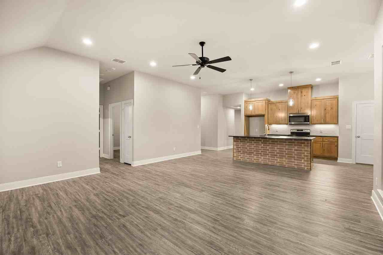 1621 1621 Legacy Drive - Photo 6 of 18