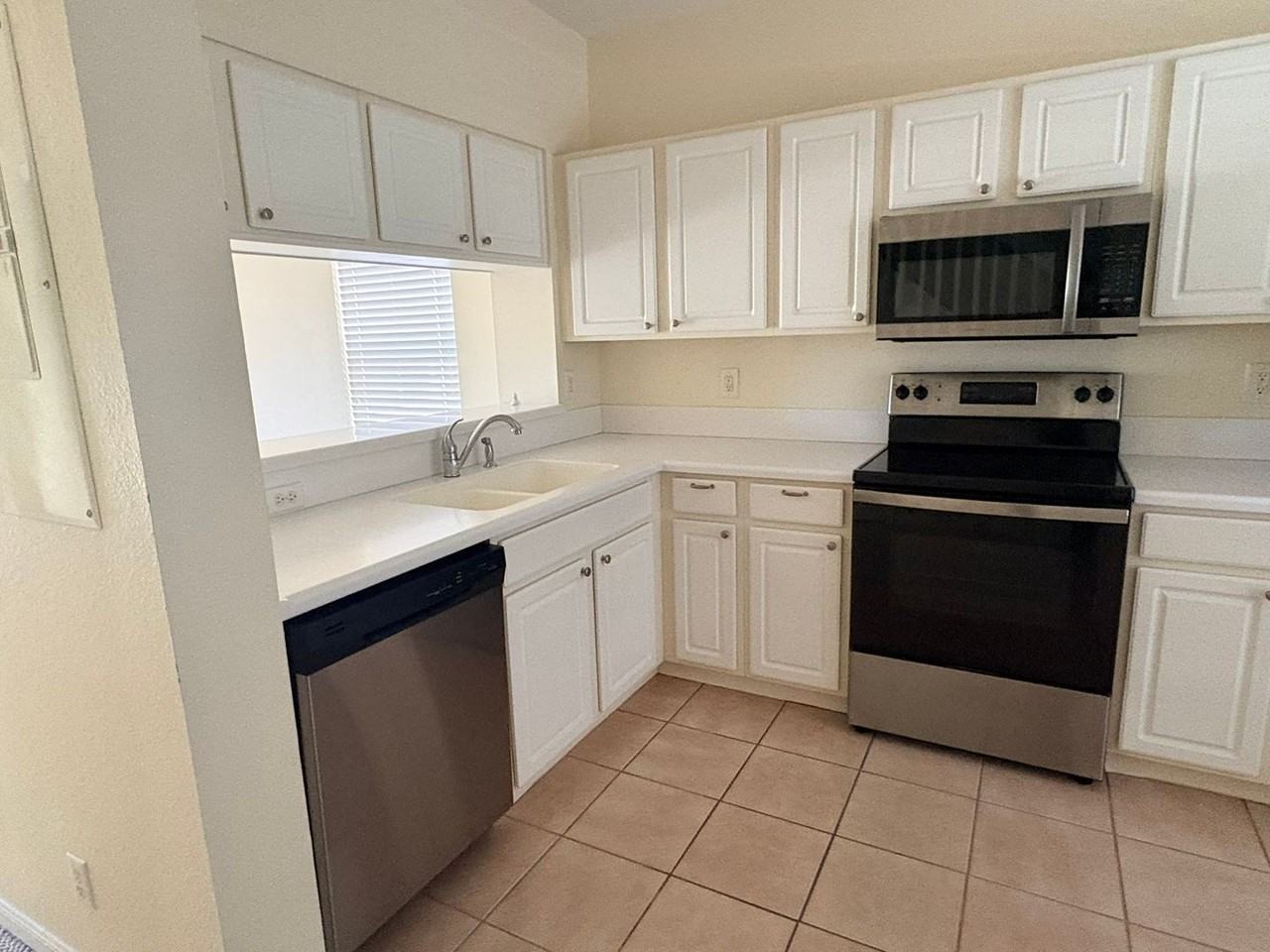8162 Pacific Beach Dr - Photo 2 of 27