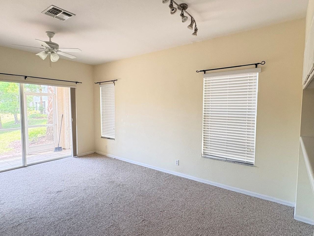 8162 Pacific Beach Dr - Photo 5 of 27