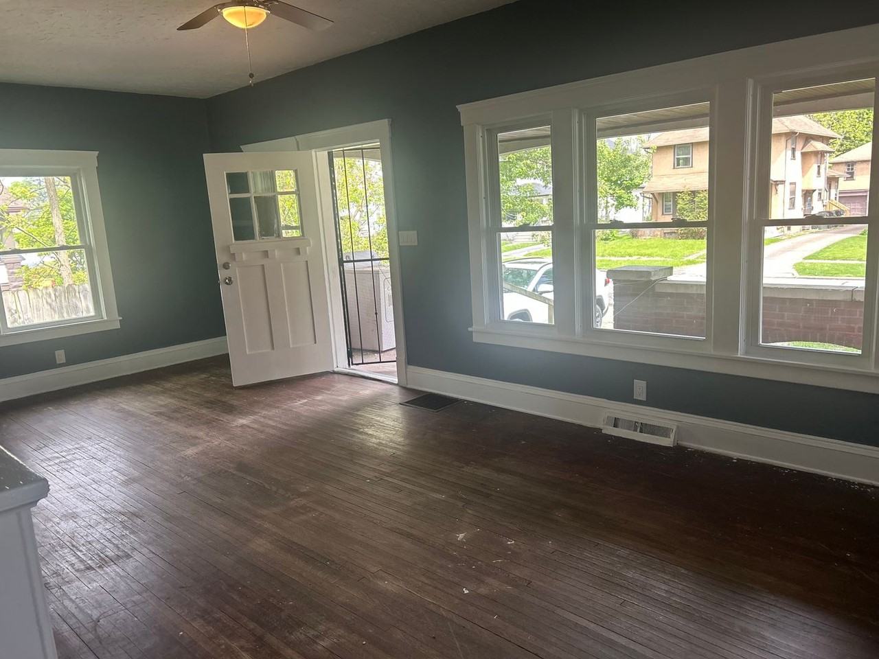 408 9th St - Photo 2 of 12