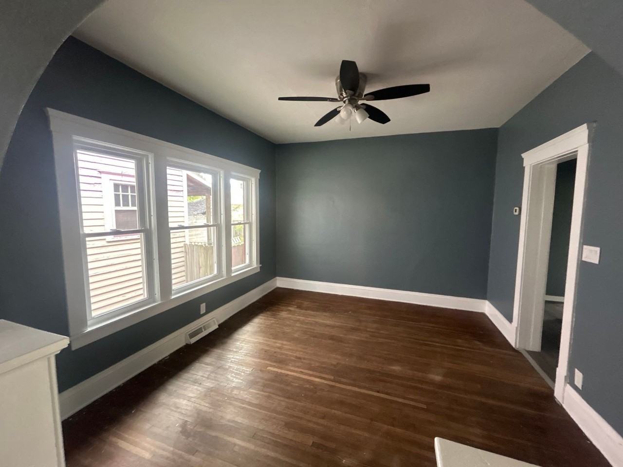 408 9th St - Photo 3 of 12