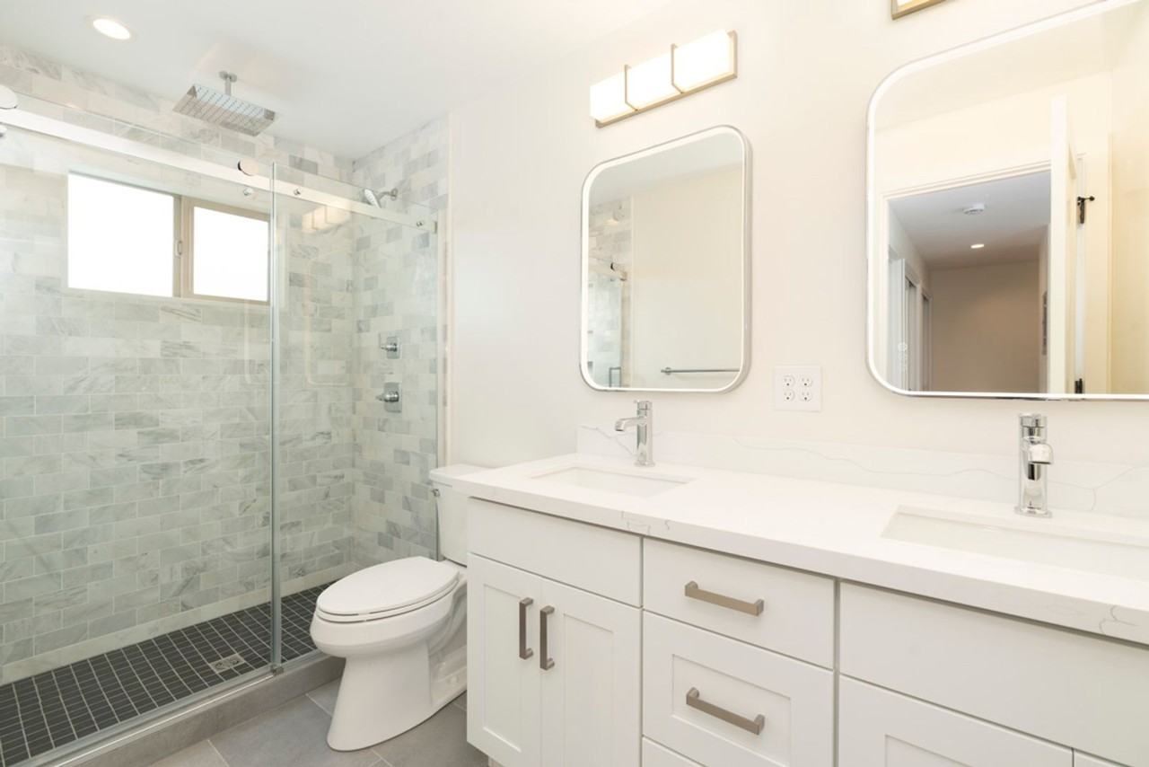 4501 Fremont Ave N - Photo 6 of 9