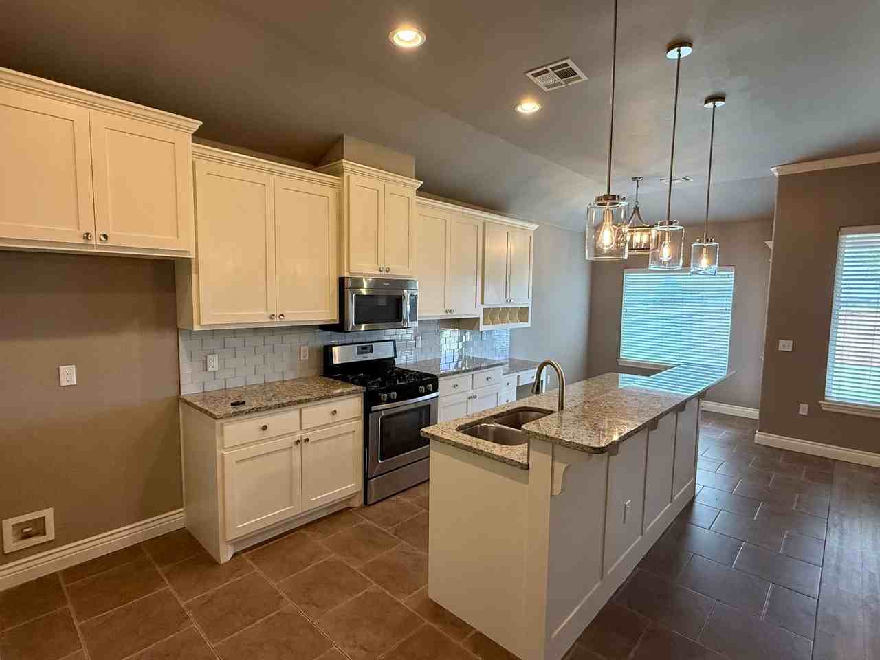 3501 Nw 164th Ter - Photo 4 of 15