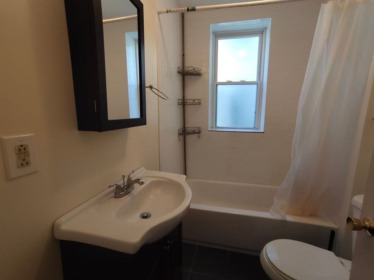 1514C Commonwealth Ave - Photo 4 of 7