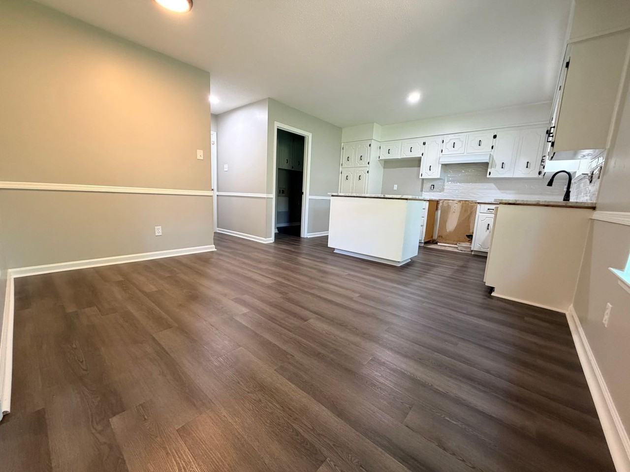 306 Lynnewood Dr - Photo 5 of 19