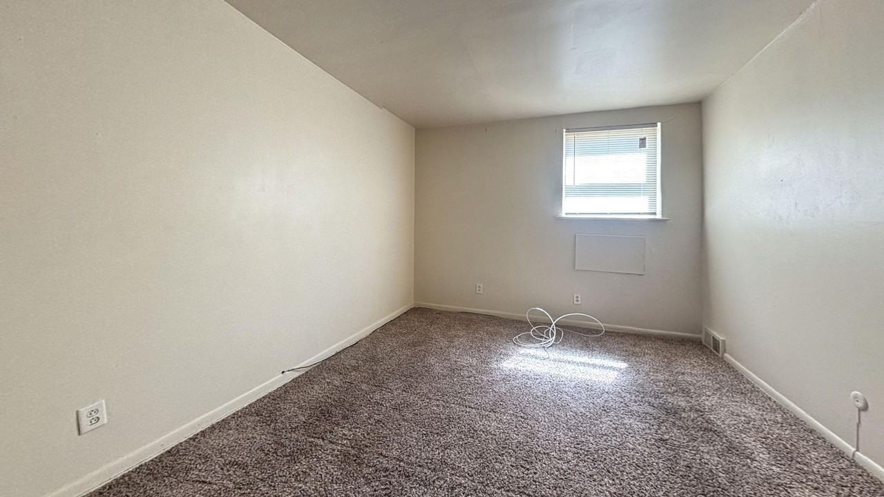 9415 Lansford St - Photo 7 of 12