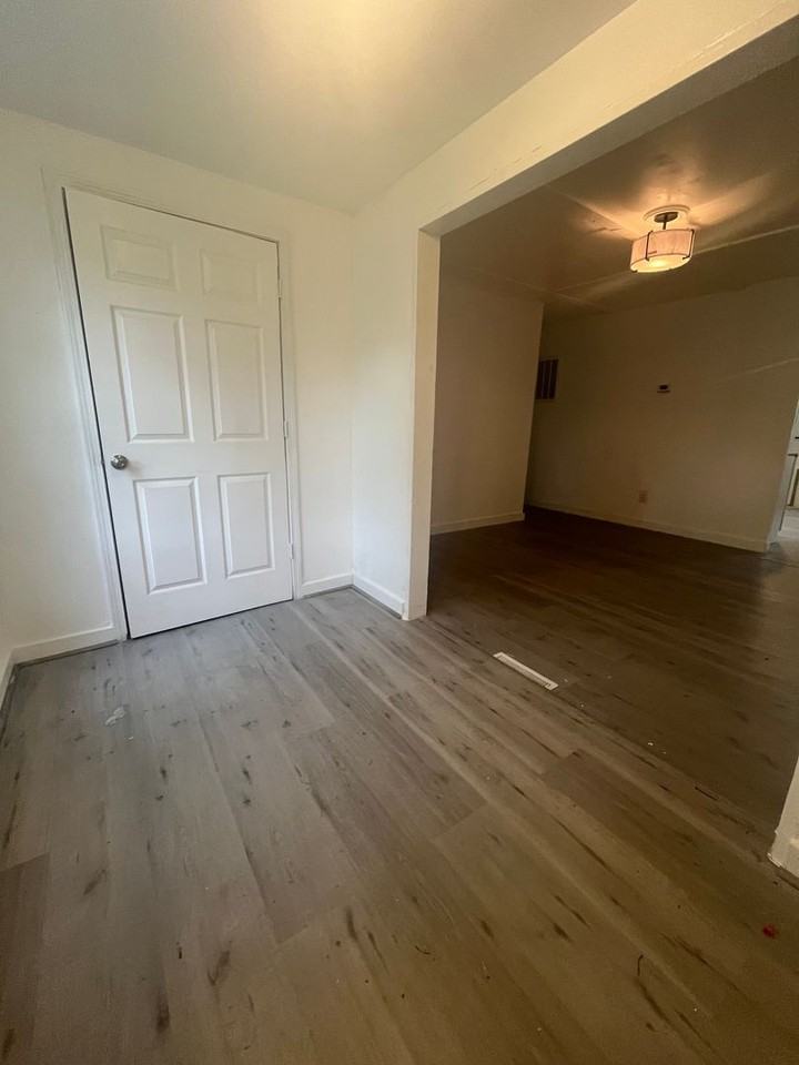 32 Drexel Dr - Photo 3 of 12