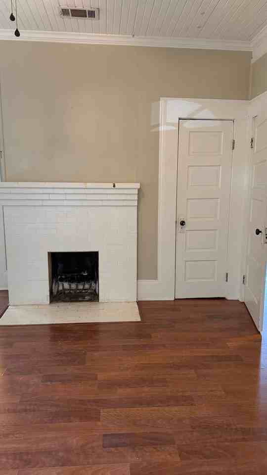736 N Mound St - Photo 3 of 15