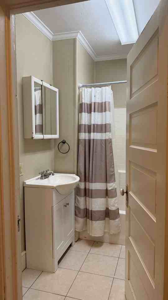 736 N Mound St - Photo 7 of 15