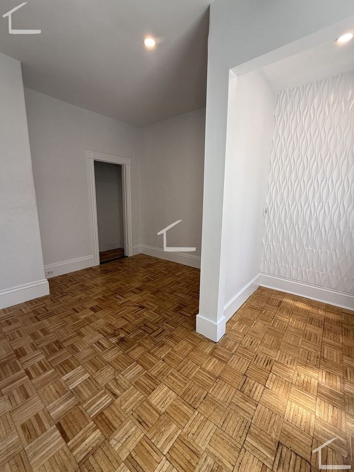 8B Greylock Rd - Photo 3 of 6