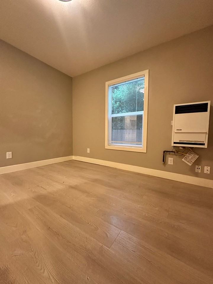1131 Warren Street - Photo 4 of 29