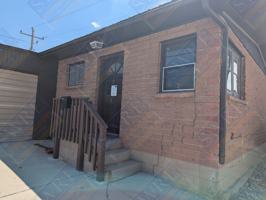 featured image of 902 1/2 Wyoming St