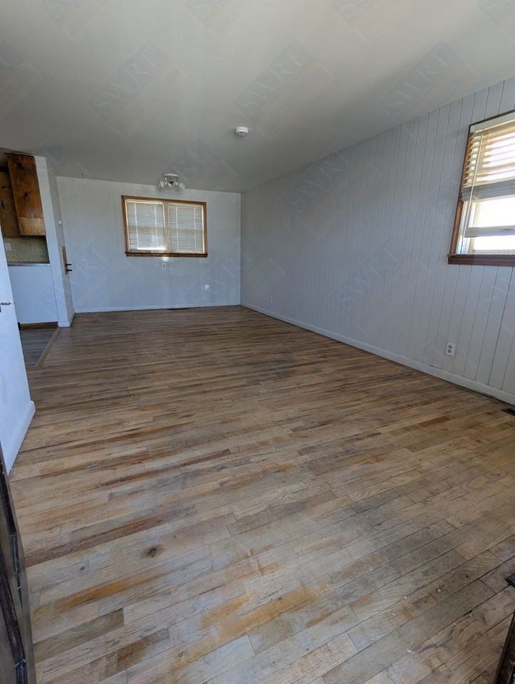 902 1/2 Wyoming St - Photo 3 of 11