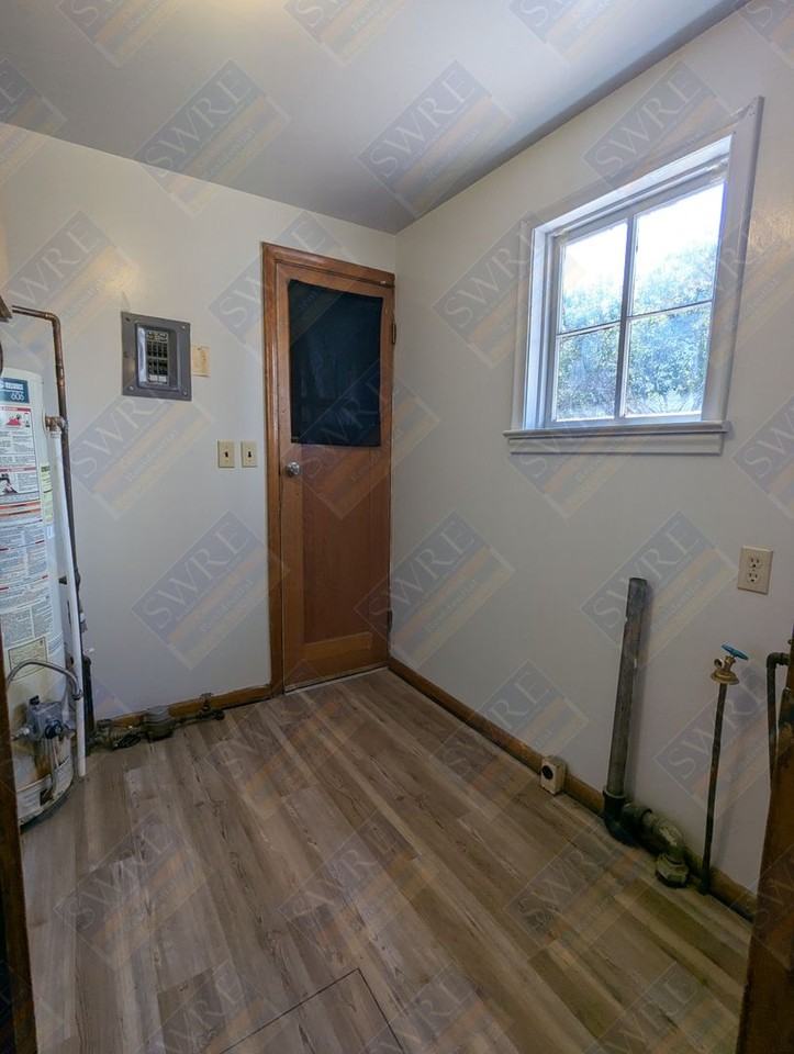 902 1/2 Wyoming St - Photo 6 of 11