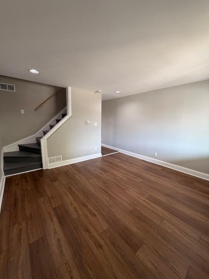 108 Chestnut St - Photo 2 of 8