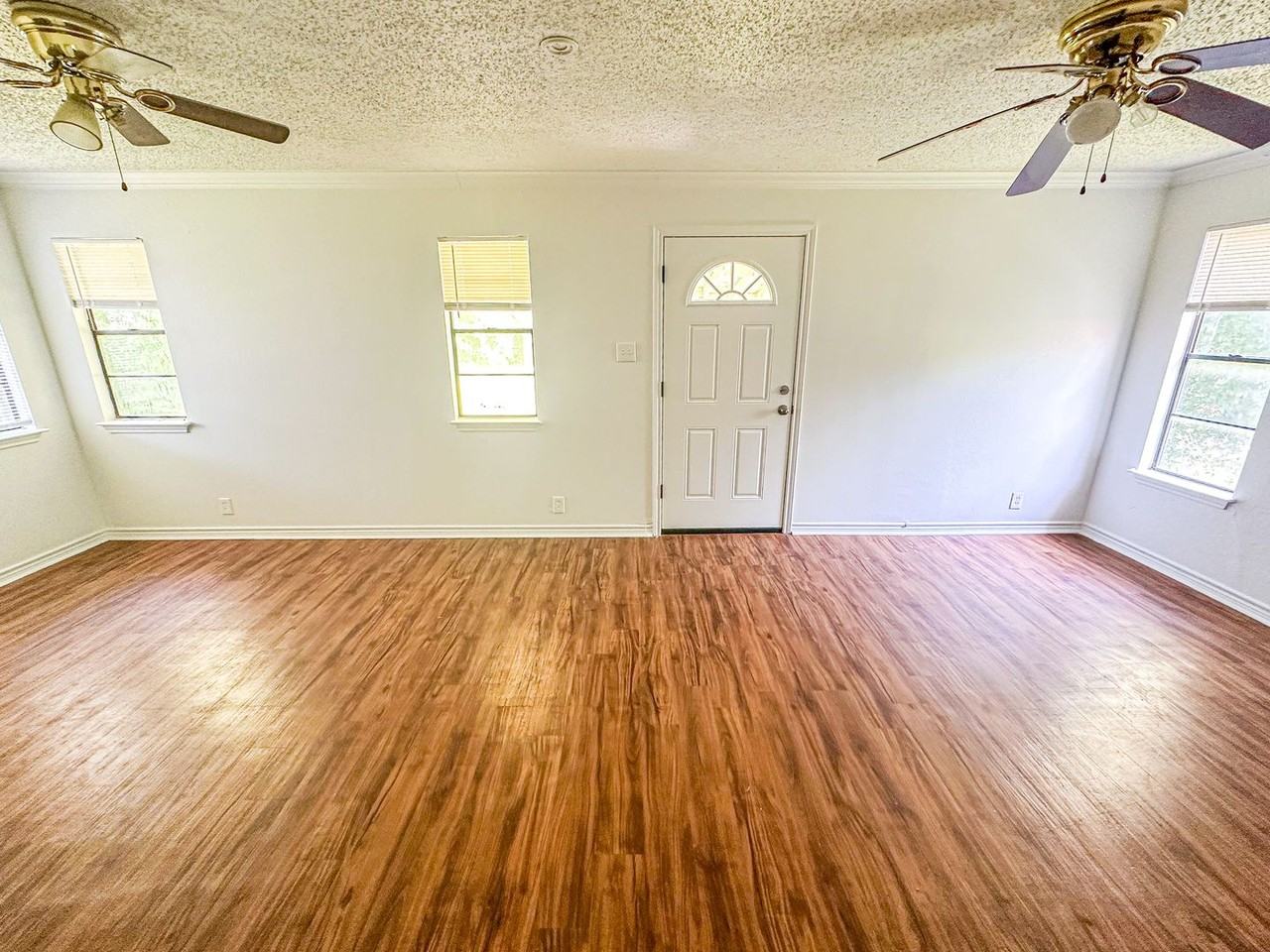 4009 James Ave - Photo 6 of 9