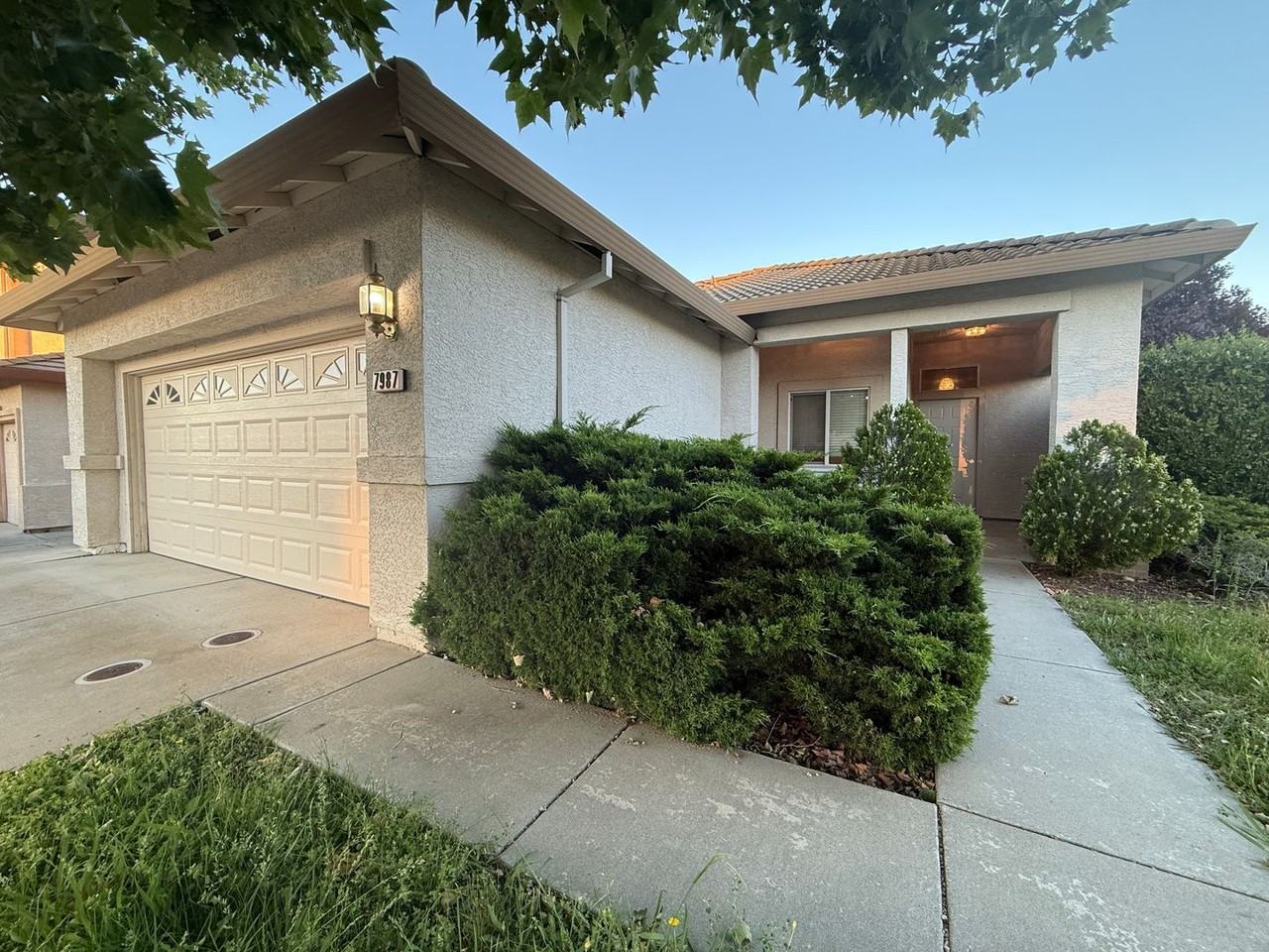 7987 Kelvedon Way - Photo 2 of 18