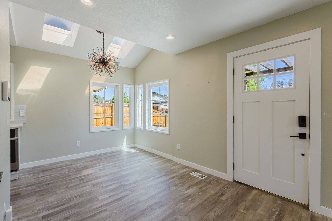 4001 E Cornell Ave - Photo 2 of 36