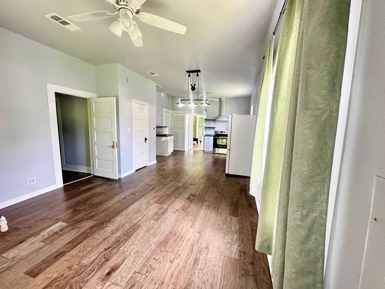 1731 Walnut St - Photo 4 of 15